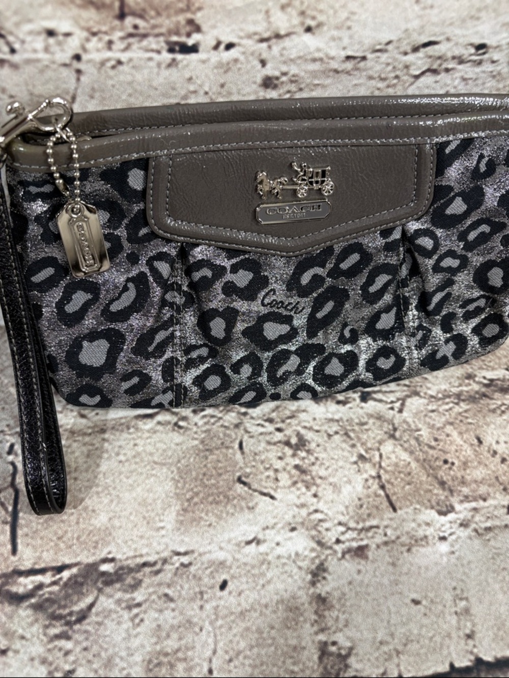 Early 2000s Coach Metallic Gray Leopard Print Wristlet/ Clutch - Picture 2 of 13